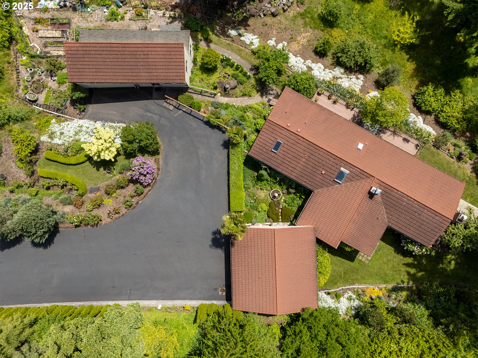 10059 Southwest 57th Place Portland, OR 97219 - Photo 3 of 47