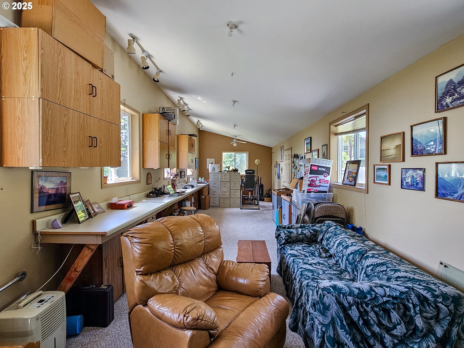 10059 Southwest 57th Place Portland, OR 97219 - Photo 40 of 47