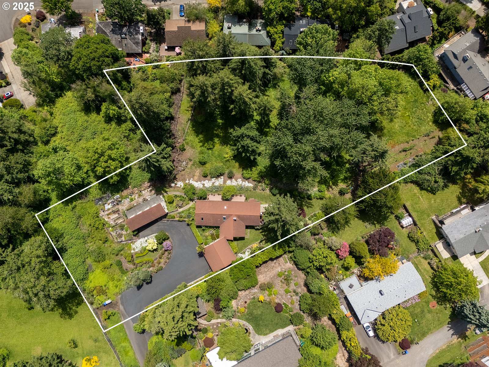 10059 Southwest 57th Place Portland, OR 97219 - Photo 4 of 47