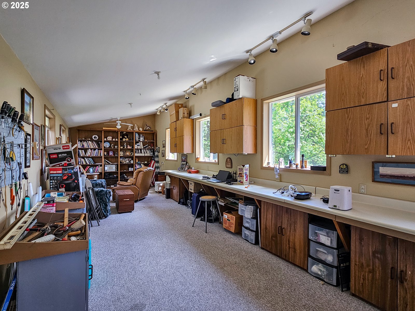 10059 Southwest 57th Place Portland, OR 97219 - Photo 41 of 47