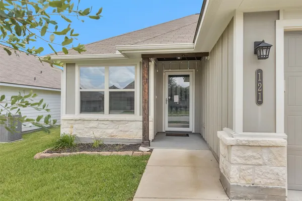 $250,000 | 121 Dove Landing Court, Navasota, TX 77868