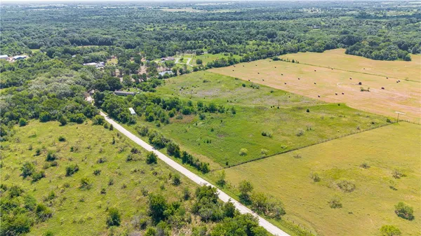 a view of a dry yard