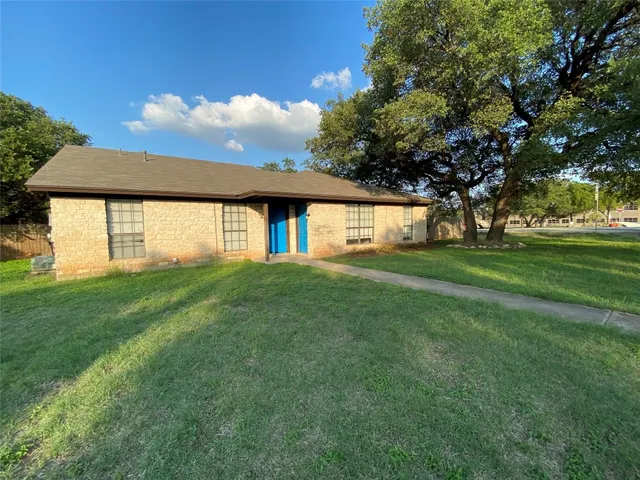 $1,325 | 100 Norwood Drive, Unit B, Georgetown, TX 78628