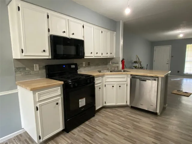 $1,325 | 100 Norwood Drive, Unit B, Georgetown, TX 78628