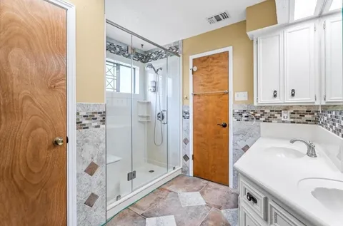 $447,000 | 660 Hillcrest Drive, Huntsville, TX 77340