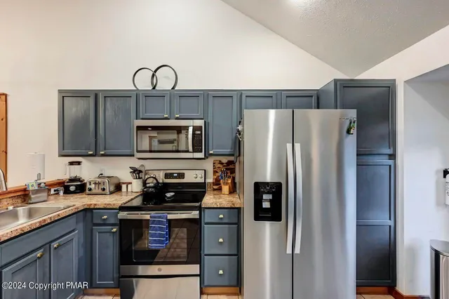 $2,925 | 179 Hawthorne Court, Unit U179, Tannersville, PA 18372