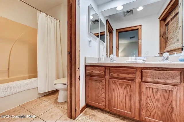 $2,925 | 179 Hawthorne Court, Unit U179, Tannersville, PA 18372