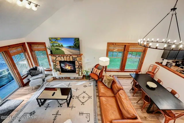 $2,925 | 179 Hawthorne Court, Unit U179, Tannersville, PA 18372