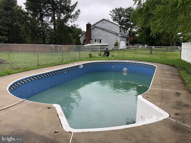 6 Viereck Road Swedesboro, NJ 08085 - Photo 14 of 19 Pool
