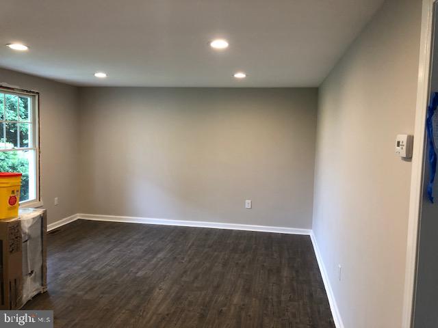 6 Viereck Road Swedesboro, NJ 08085 - Photo 5 of 19 Living Room