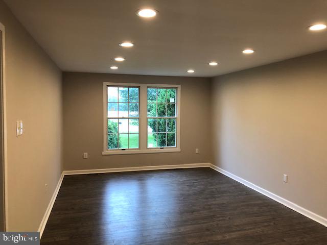 6 Viereck Road Swedesboro, NJ 08085 - Photo 10 of 19 Family Room