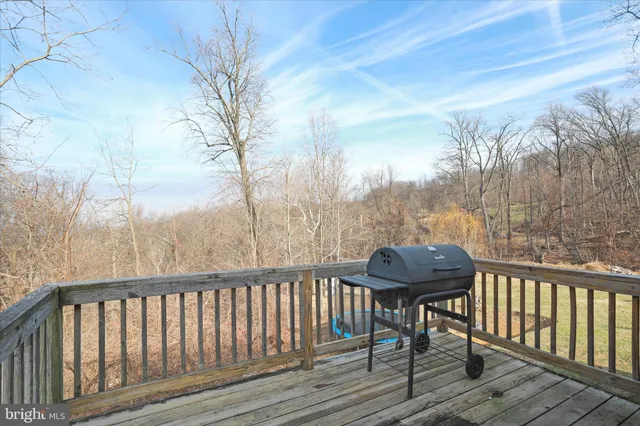 $400,000 | 40 Lookout Point Way, Linden, VA 22642