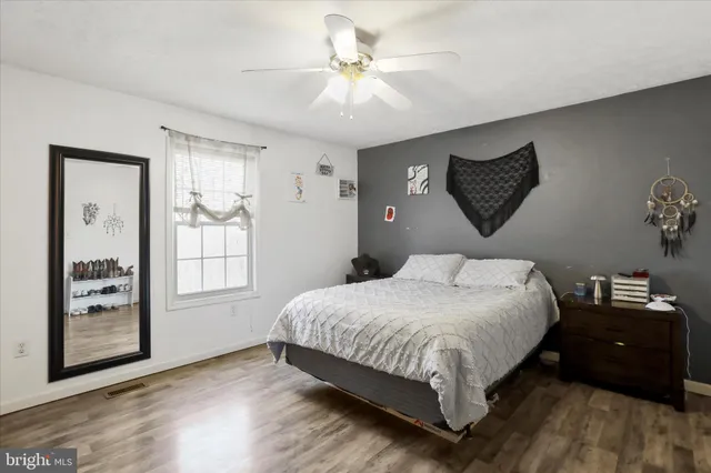 $400,000 | 40 Lookout Point Way, Linden, VA 22642