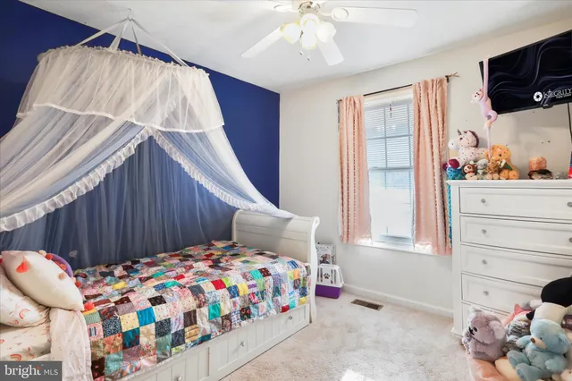 $400,000 | 40 Lookout Point Way, Linden, VA 22642