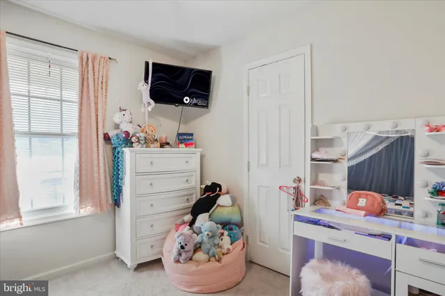 $400,000 | 40 Lookout Point Way, Linden, VA 22642