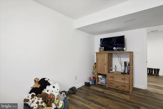 $400,000 | 40 Lookout Point Way, Linden, VA 22642