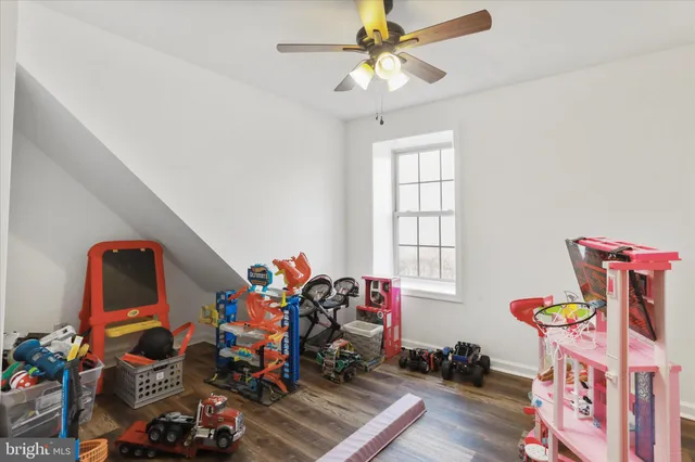 $400,000 | 40 Lookout Point Way, Linden, VA 22642