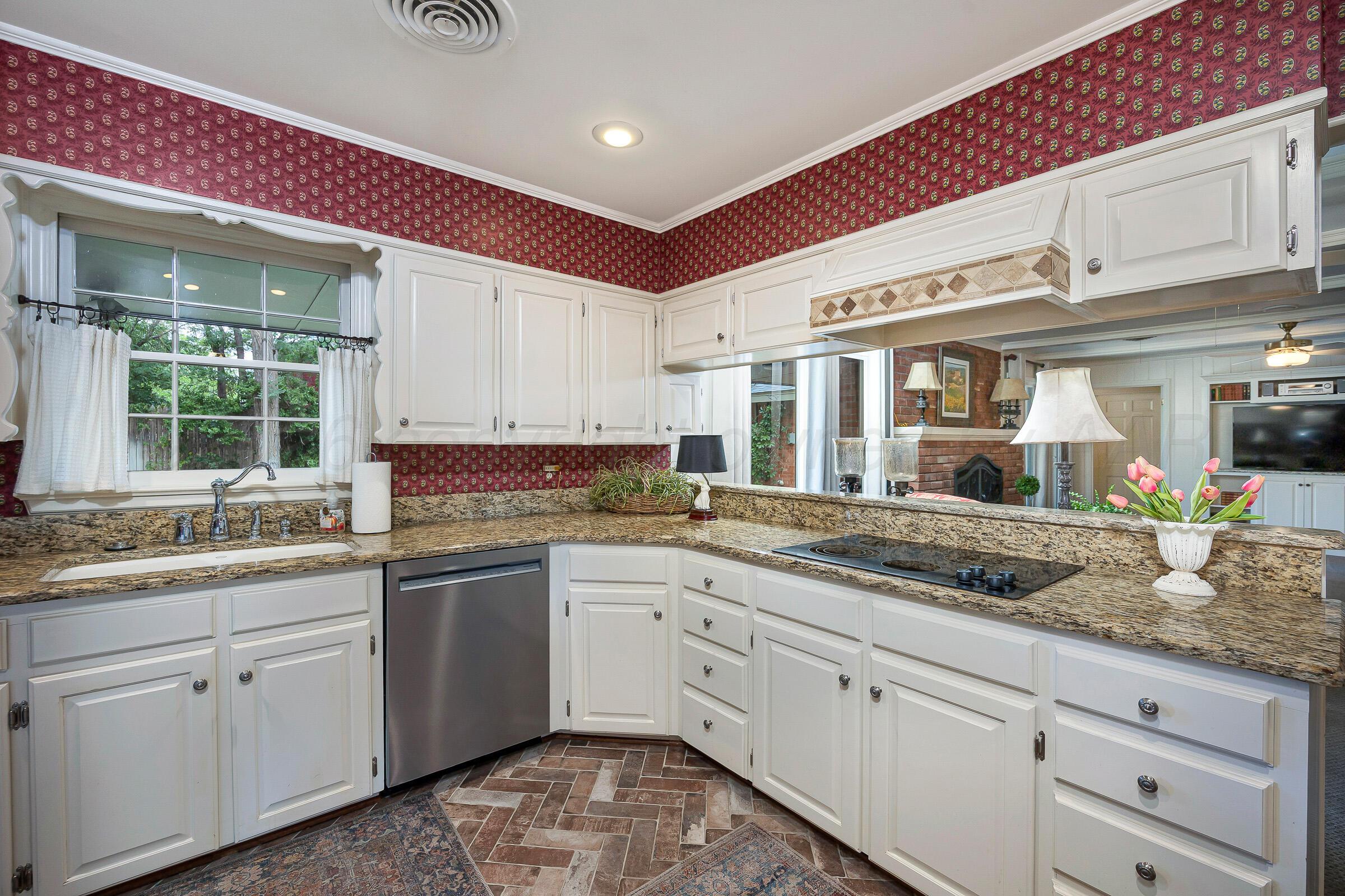 3701 South Virginia Street Amarillo, TX 79109 - Photo 14 of 43 14-Kitchen 3