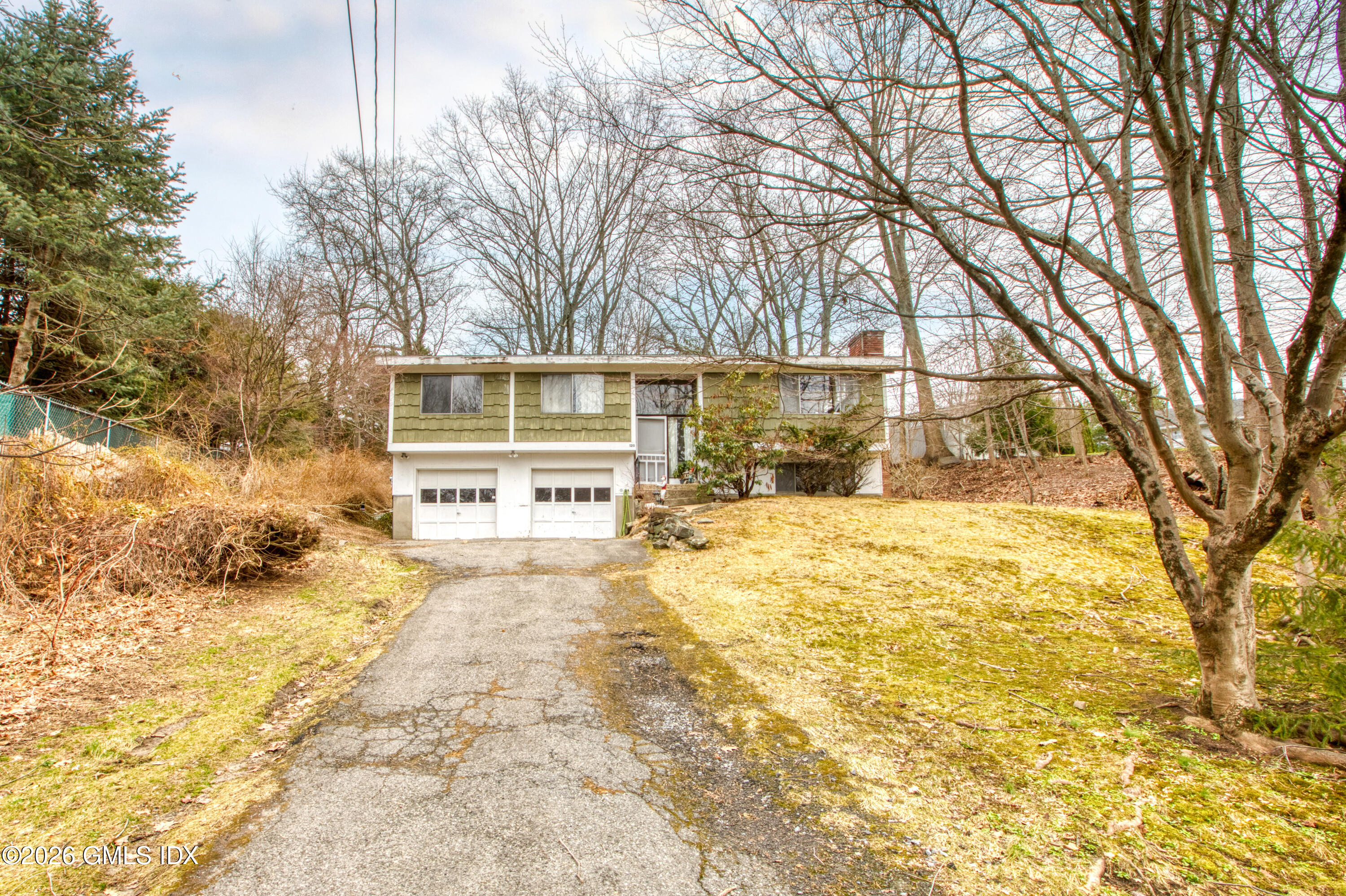 120 Florence Road Riverside, CT 06878 - Photo 2 of 20 Front View