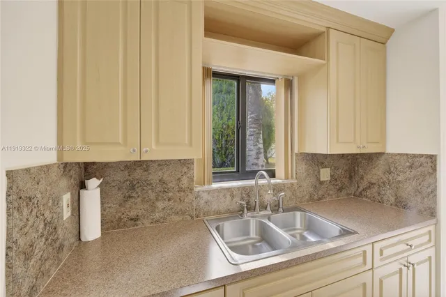 $314,000 | 13675 Southwest 62nd Street, Unit 1023, Miami, FL 33183