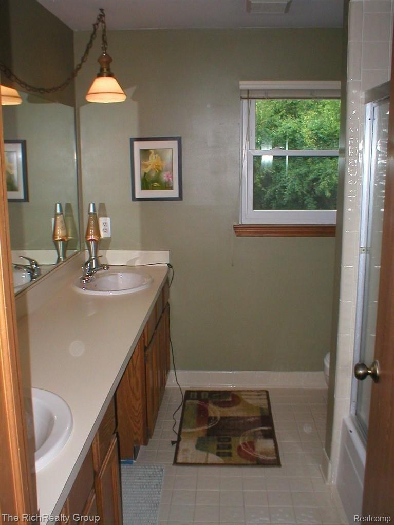 43110 Keystone Canton, MI 48187 - Photo 17 of 21 Keystone 007.jpg
