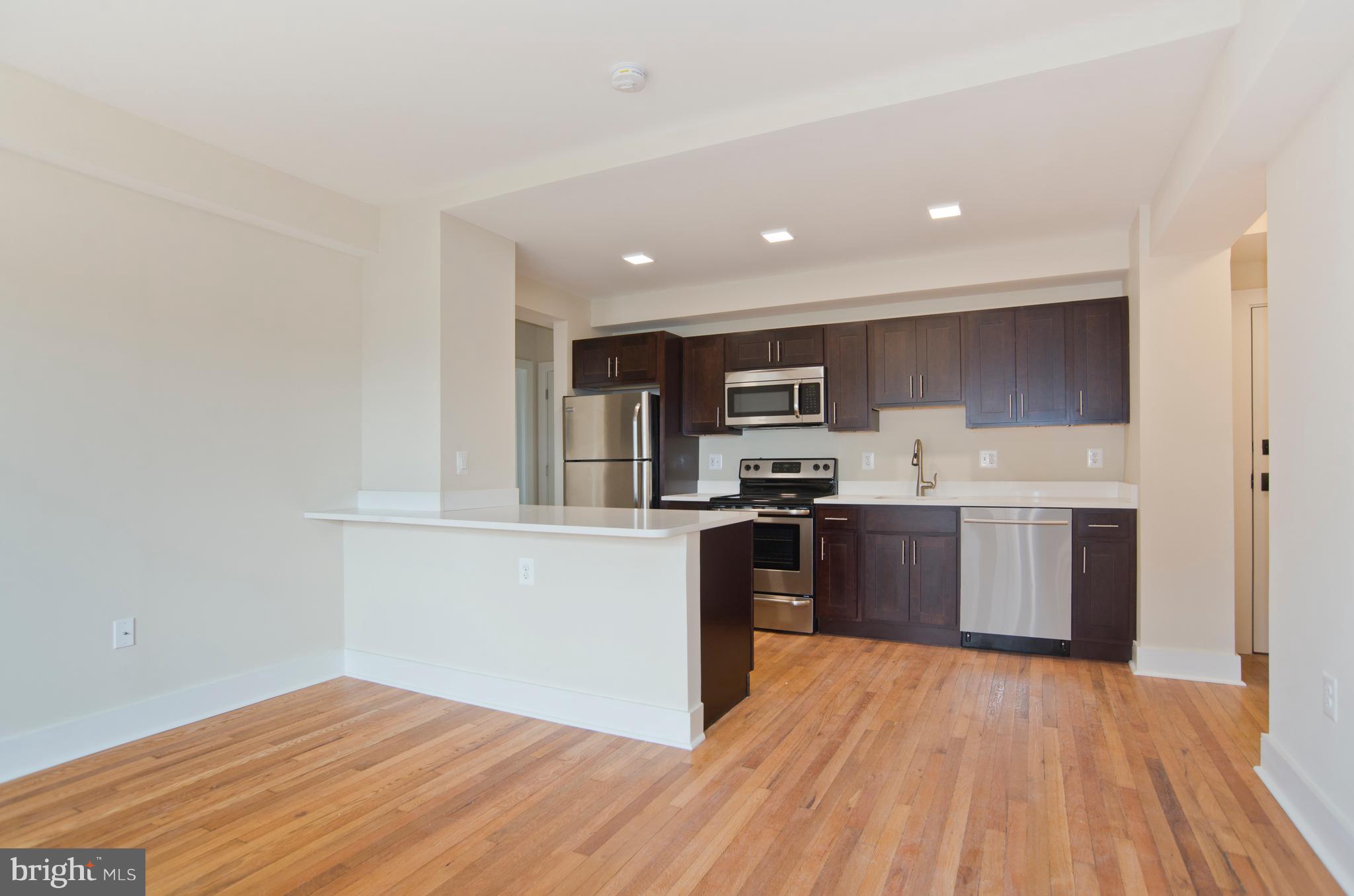 1911 R Street Northwest, Unit 802 Washington, DC 20009 - Photo 12 of 22 Kitchen