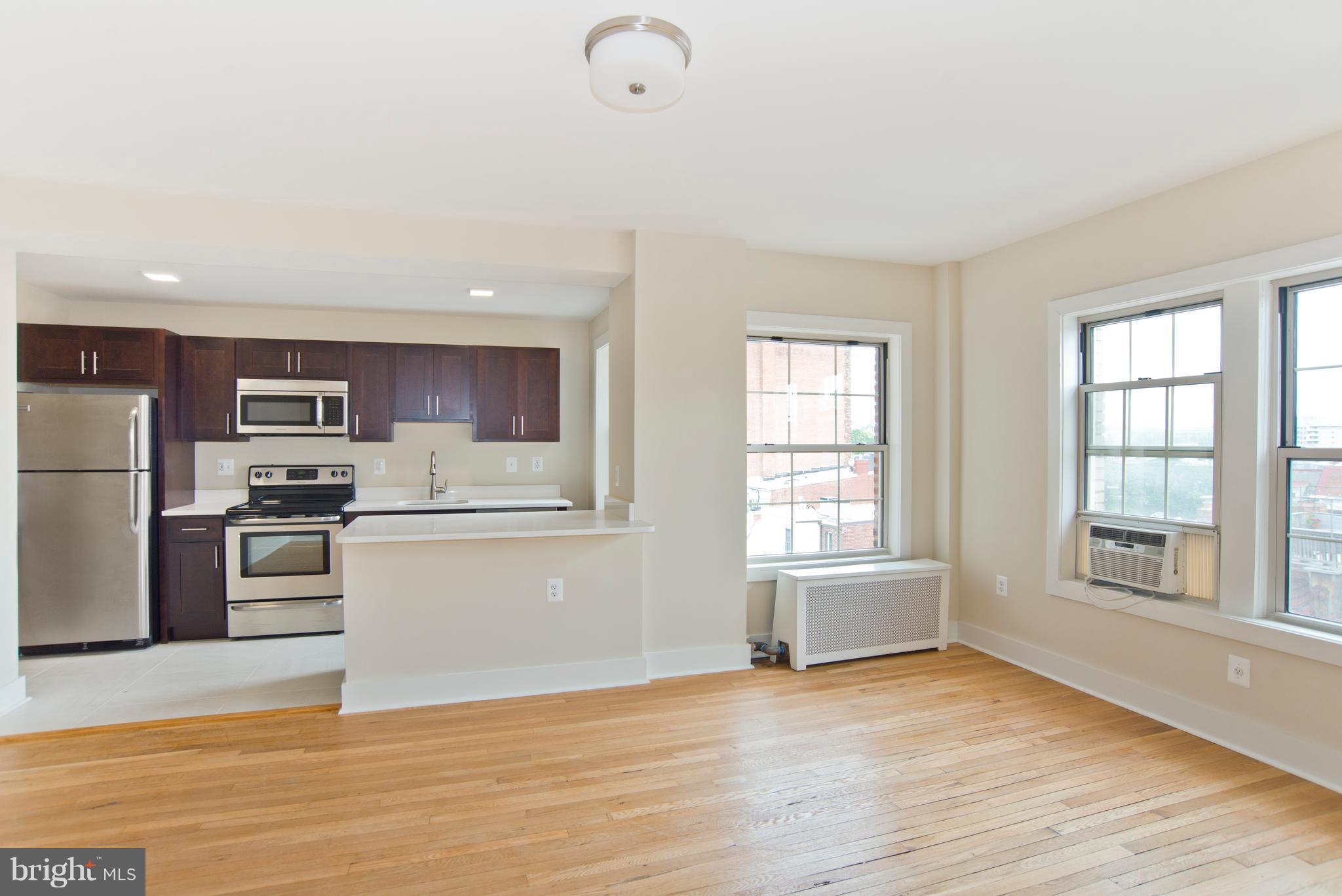 1911 R Street Northwest, Unit 802 Washington, DC 20009 - Photo 19 of 22 Living Room