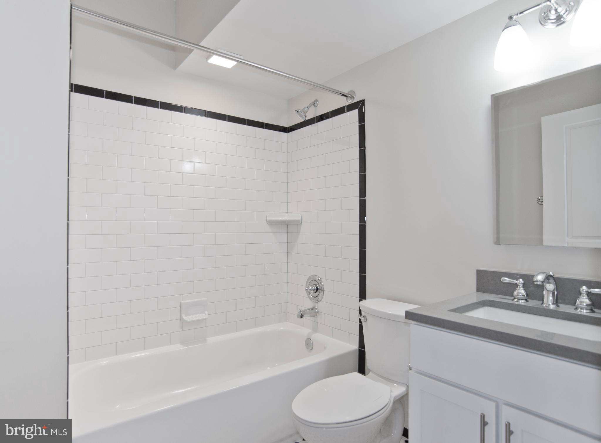 1911 R Street Northwest, Unit 802 Washington, DC 20009 - Photo 21 of 22 Bath
