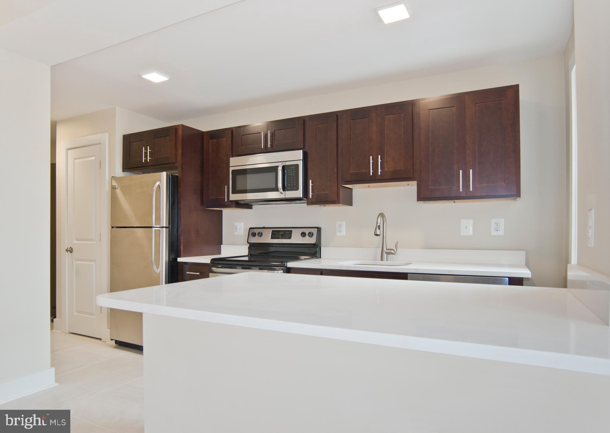 1911 R Street Northwest, Unit 802 Washington, DC 20009 - Photo 9 of 22 Kitchen