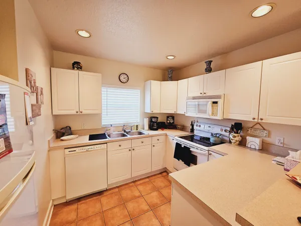 $1,700 | 180 Portside Avenue, Unit 102, Cape Canaveral, FL 32920