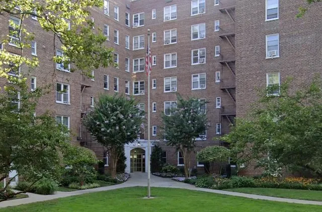 $298,000 | 72-61 113th Street, Unit 4P | Forest Hills
