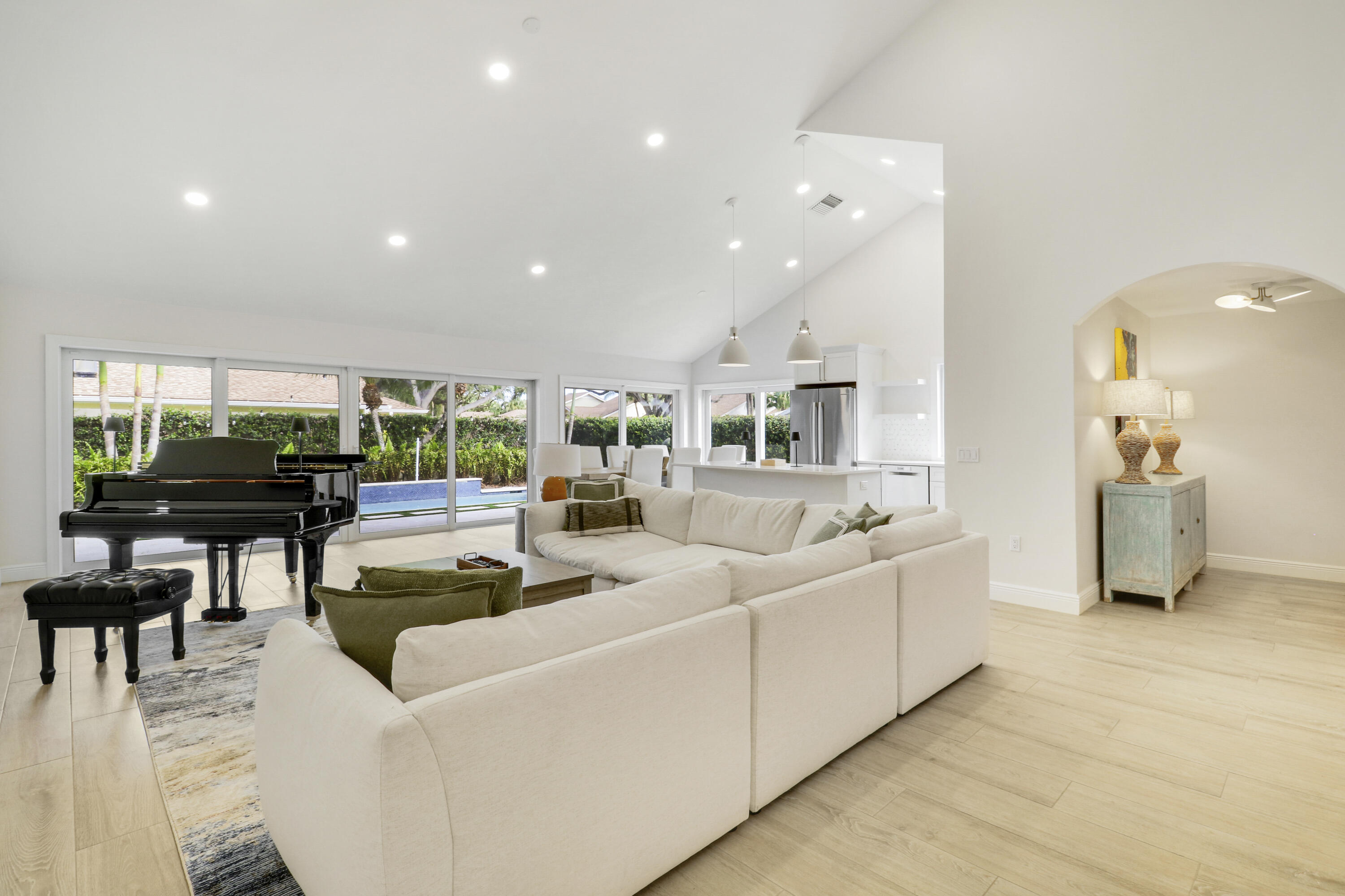 105 Ocean Pines Terrace Jupiter, FL 33477 - Photo 8 of 66 Living Area
