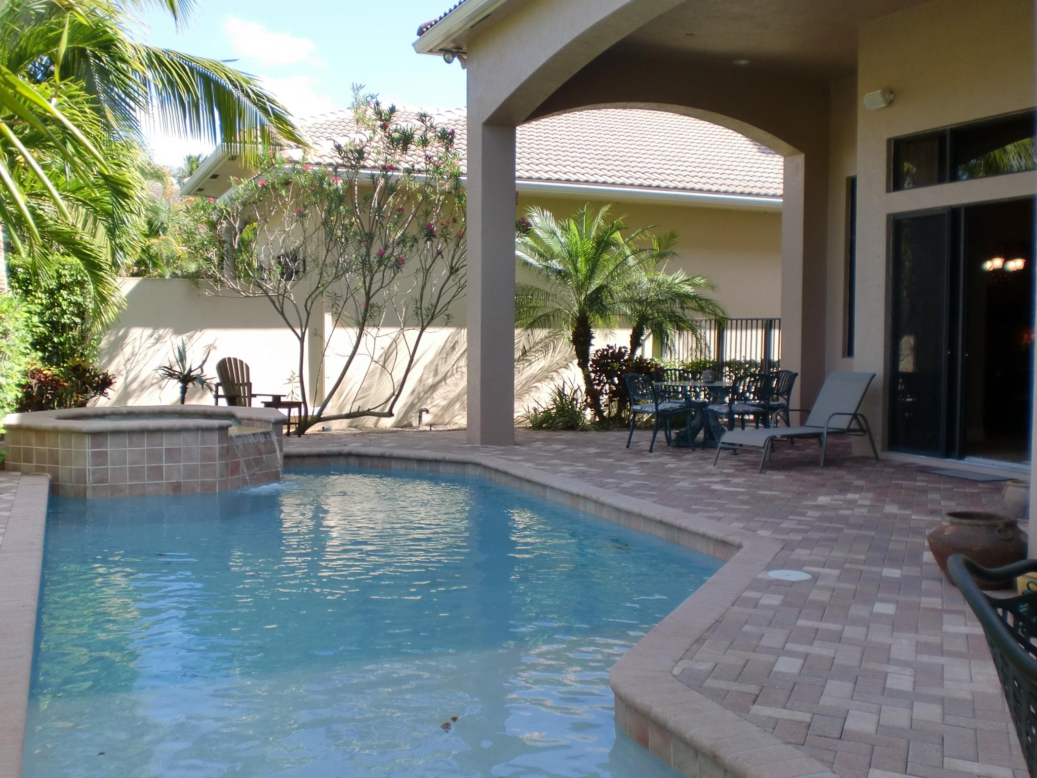 17792 Villa Club Way Boca Raton, FL 33496 - Photo 37 of 38 pool