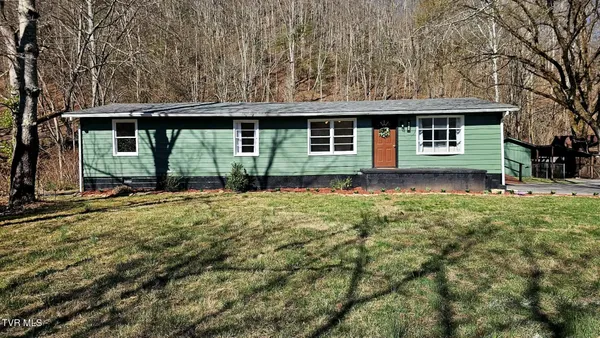 $175,900 | 2053 Alto Street, Big Stone Gap, VA 24219