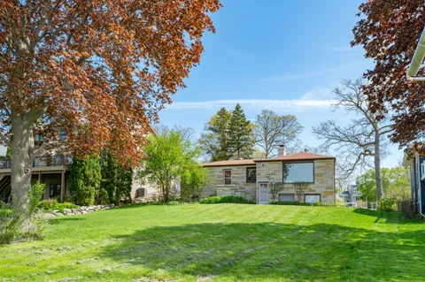 $1,200,000 | 2717 Ridley Road, Delafield, WI 53029