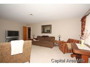 2320 Bates Springfield, IL 62704 - Photo 8 of 18 Gallery Image 8
