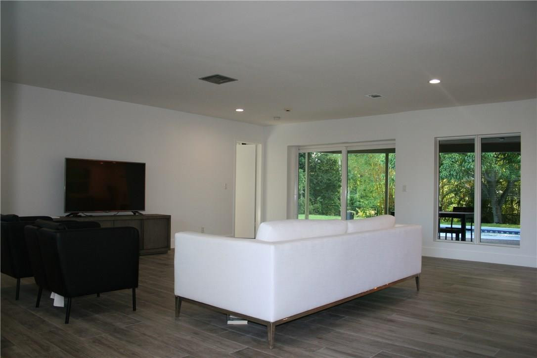 499 Northwest 10th Court Boca Raton, FL 33486 - Photo 2 of 34 Photo 2