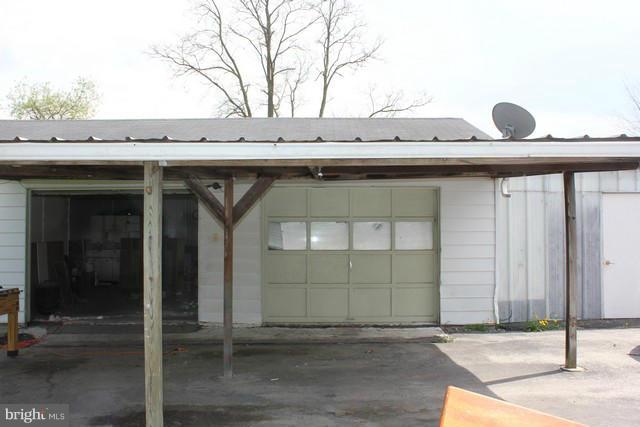 1867 Carrolls Tract Road Orrtanna, PA 17353 - Photo 13 of 20 Garage