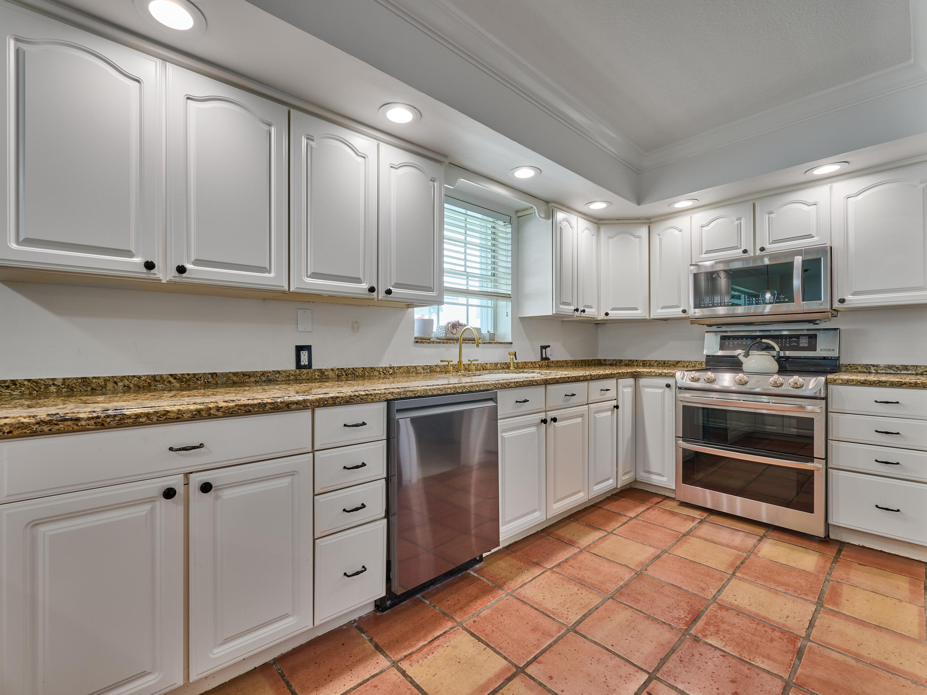 683 Southwest 2nd Street Boca Raton, FL 33486 - Photo 27 of 48 © PYL 0043