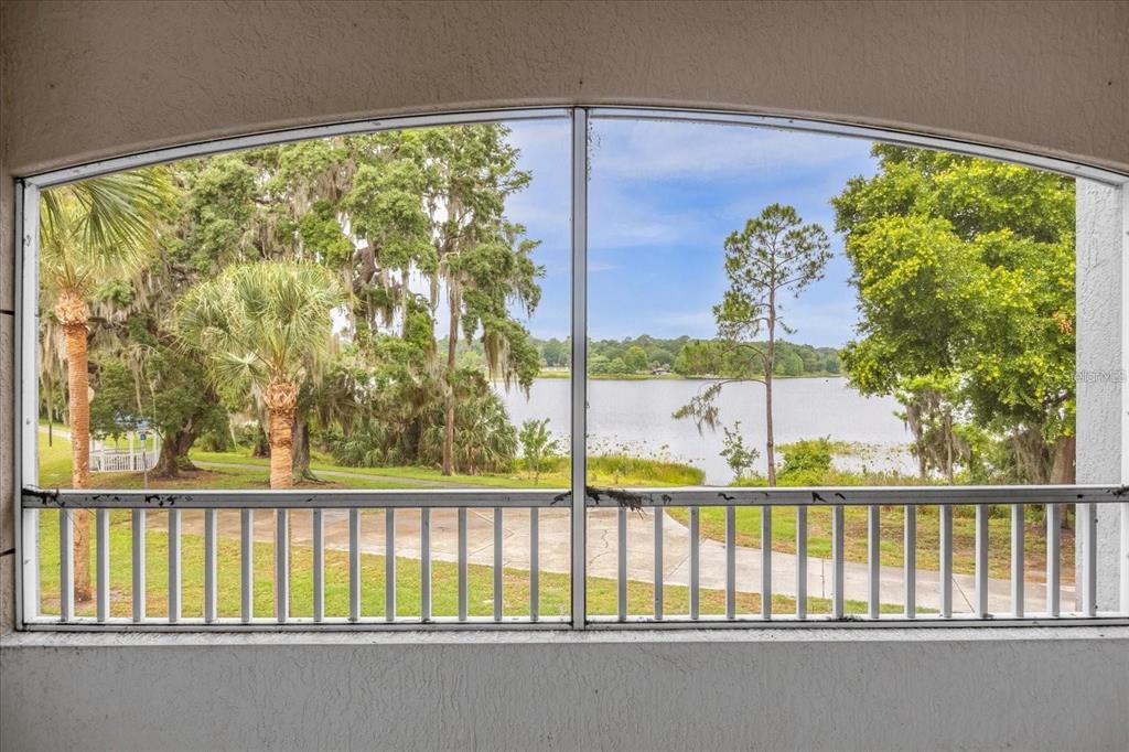 3250 Corona Village Way, Unit 102 Orlando, FL 32835 - Photo 25 of 33 a view of a large window
