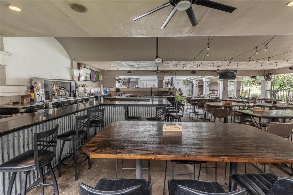 3250 Corona Village Way, Unit 102 Orlando, FL 32835 - Photo 27 of 33 a kitchen with lots of counter top space