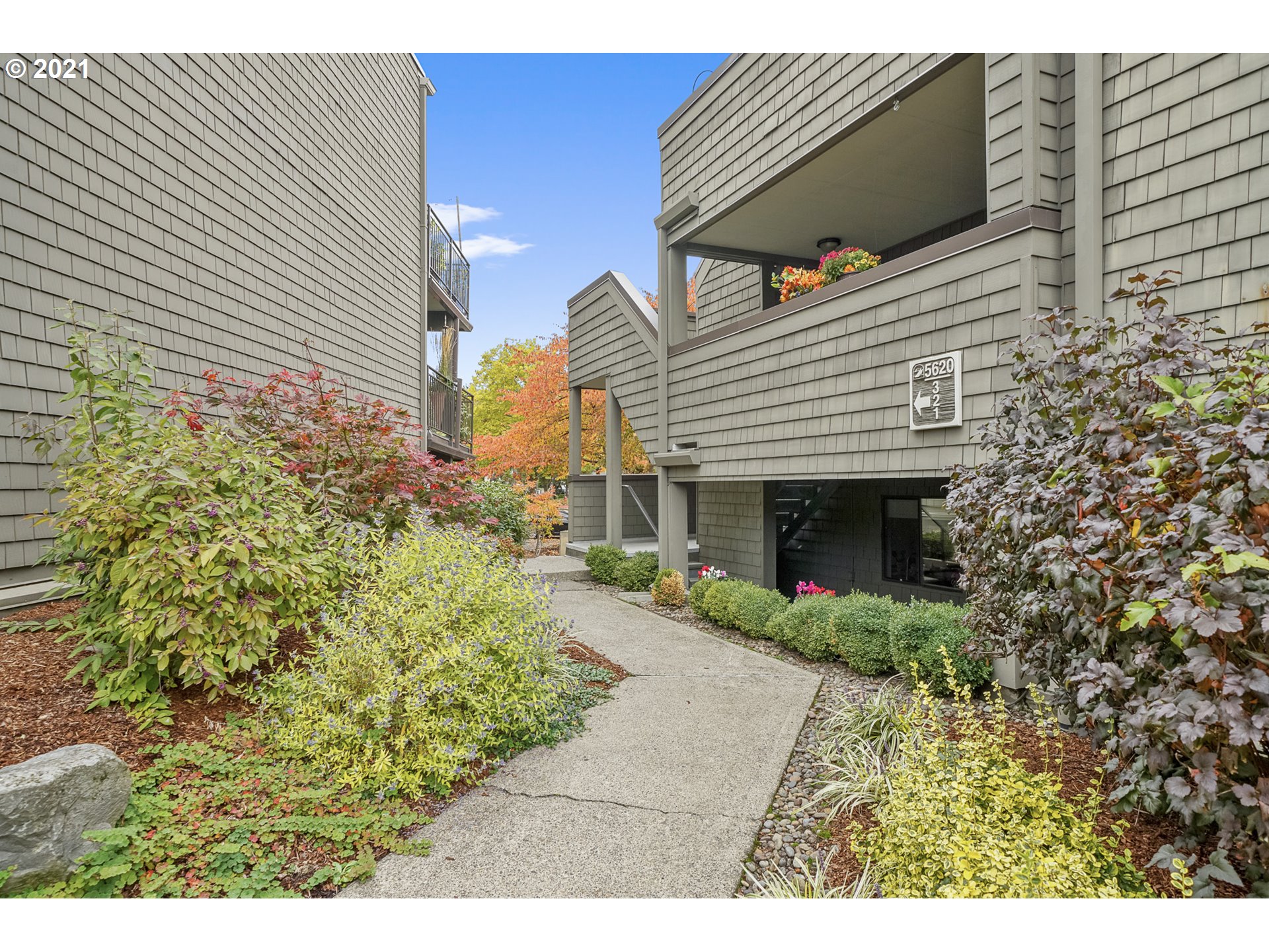 5606 South Riverside Lane Portland, OR 97239 - Photo 25 of 32 Gallery Image 25