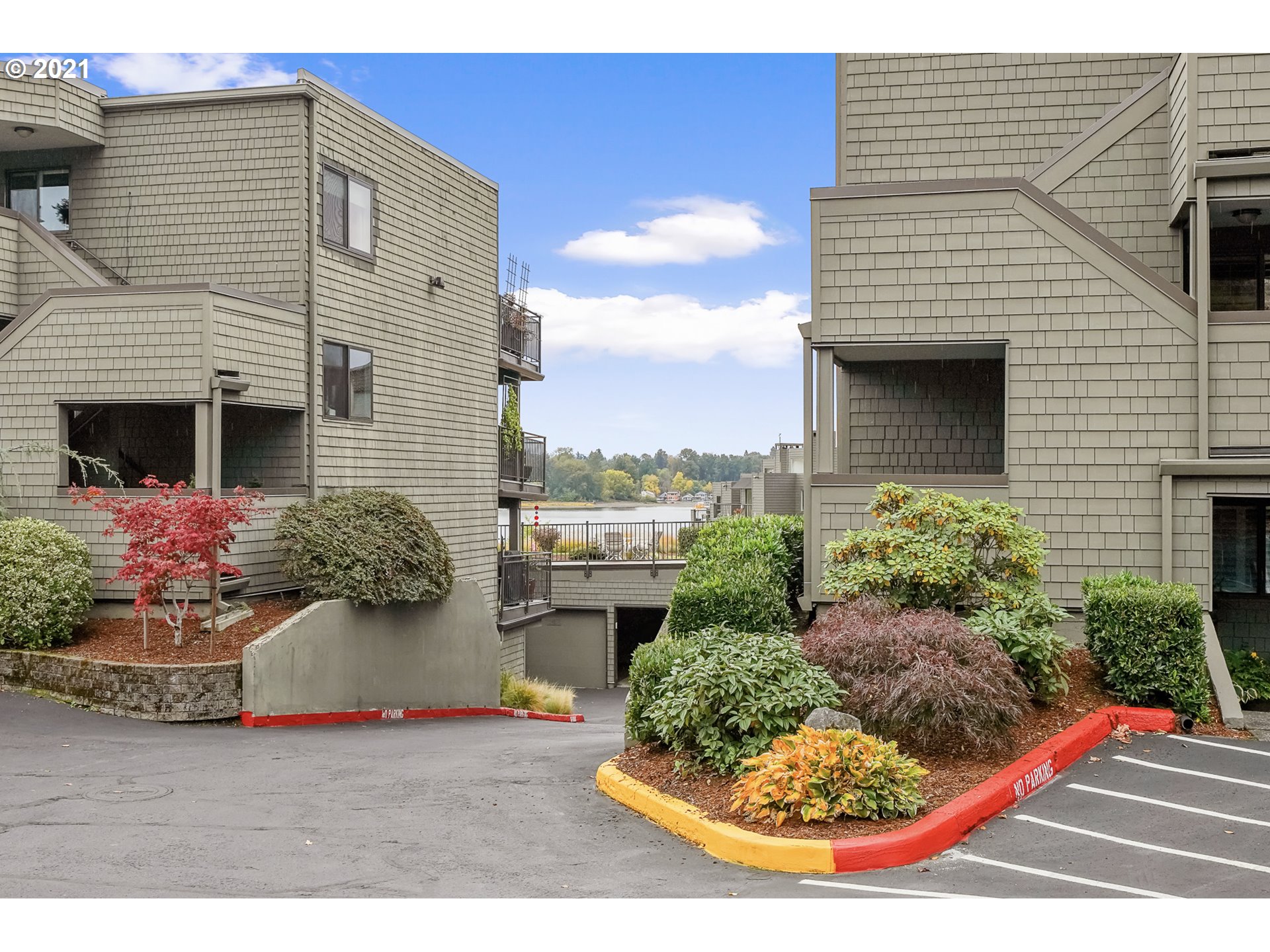 5606 South Riverside Lane Portland, OR 97239 - Photo 26 of 32 Gallery Image 26