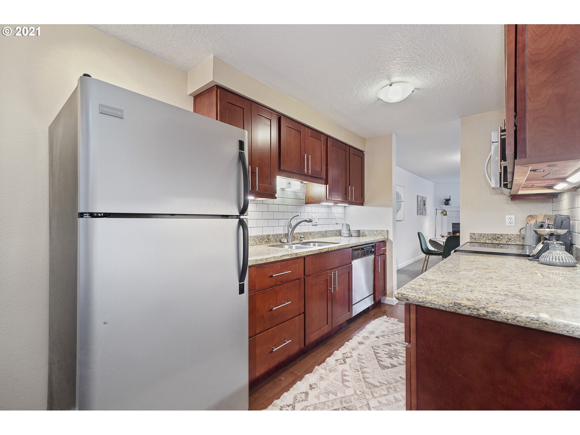 5606 South Riverside Lane Portland, OR 97239 - Photo 29 of 32 Gallery Image 29