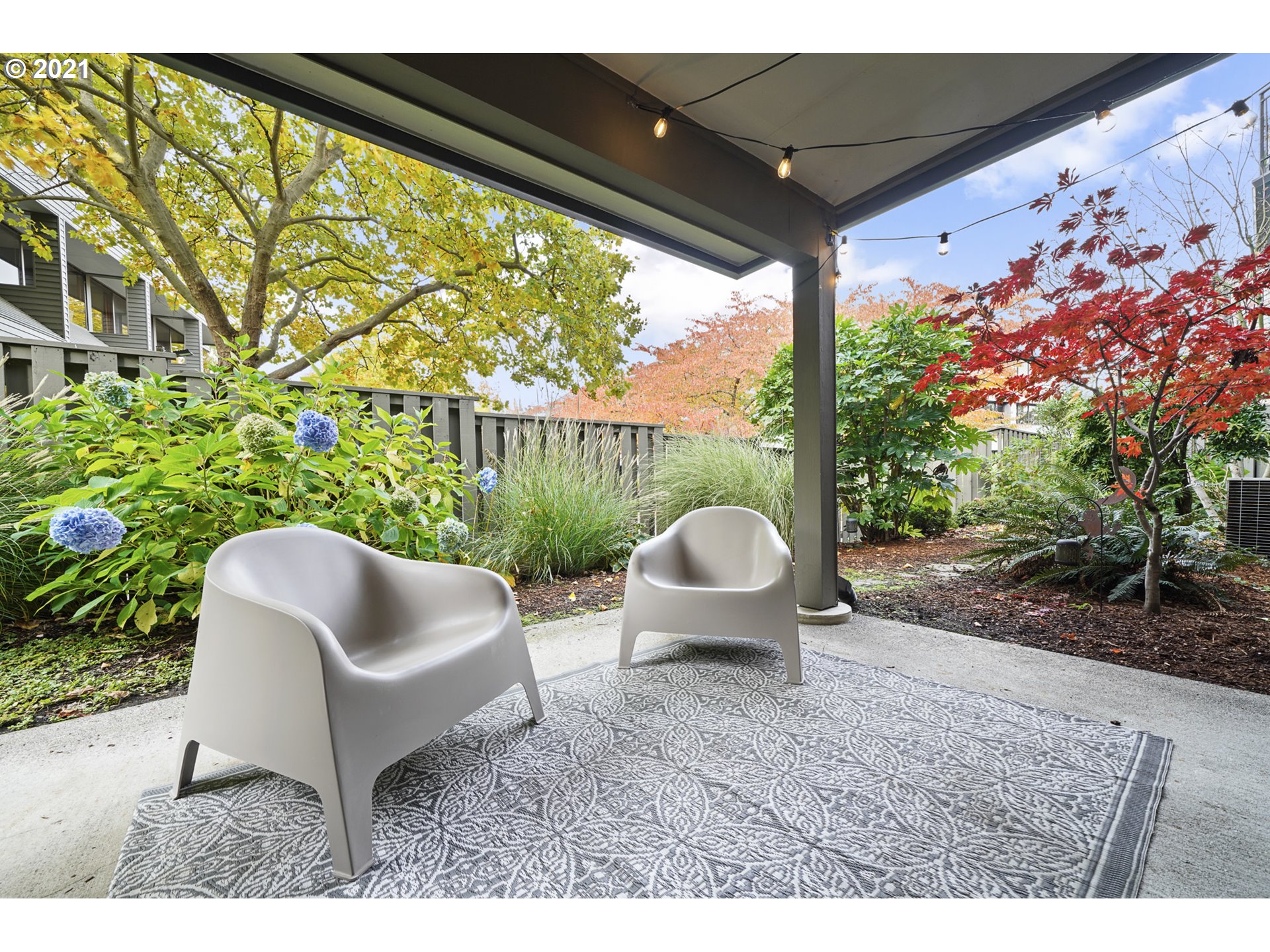 5606 South Riverside Lane Portland, OR 97239 - Photo 9 of 32 Gallery Image 9