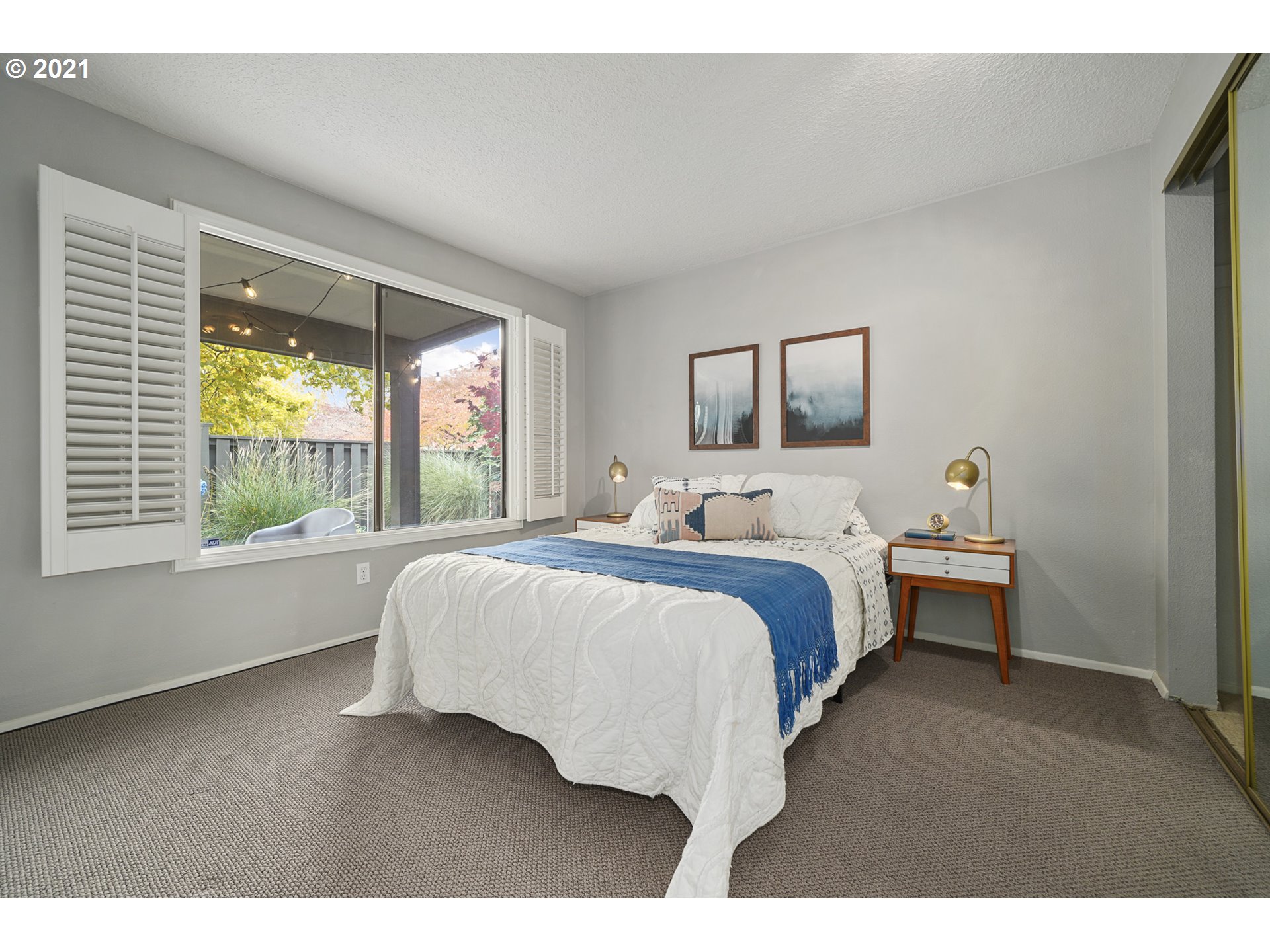 5606 South Riverside Lane Portland, OR 97239 - Photo 10 of 32 Gallery Image 10