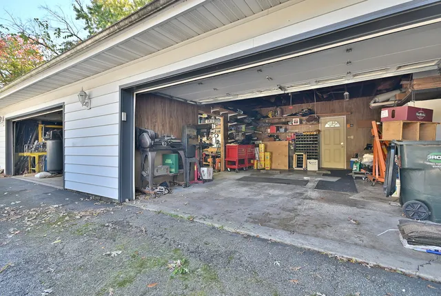 a view of a garage
