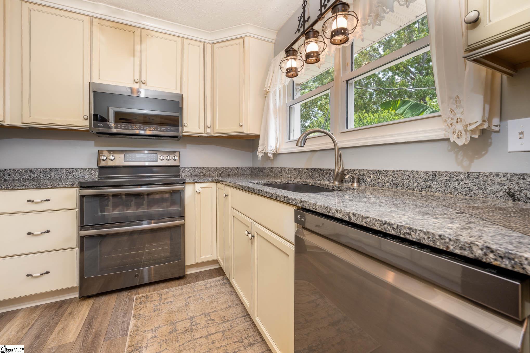 1620 Sandy Springs Road Laurens, SC 29360 - Photo 11 of 31 Gallery Image 11