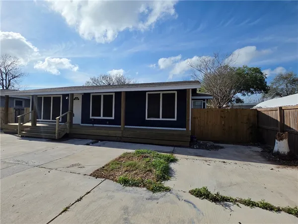 $2,195 | 1230 Ray Drive, Corpus Christi, TX 78411
