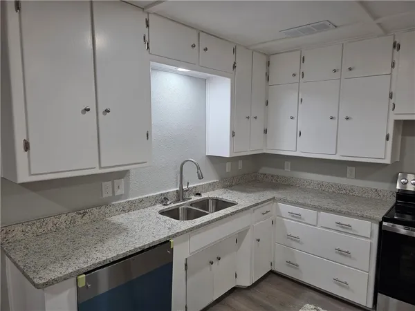 $2,195 | 1230 Ray Drive, Corpus Christi, TX 78411